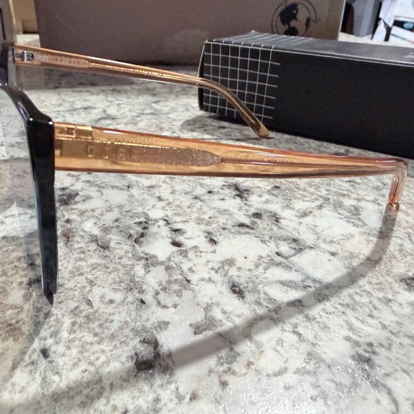 DIFF Rose Gold Goldie Sunglasses - Picture 3 of 4